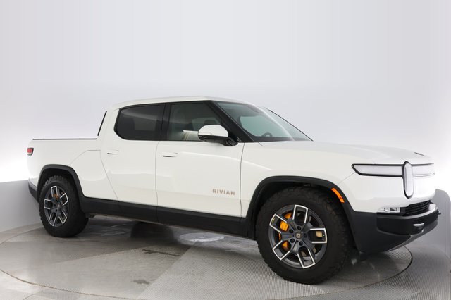 2022 Rivian R1T — photo 11 of 22