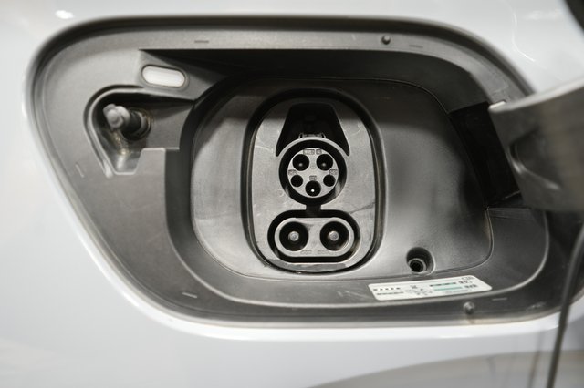 2021 Volkswagen ID.4 — photo 8 of 22