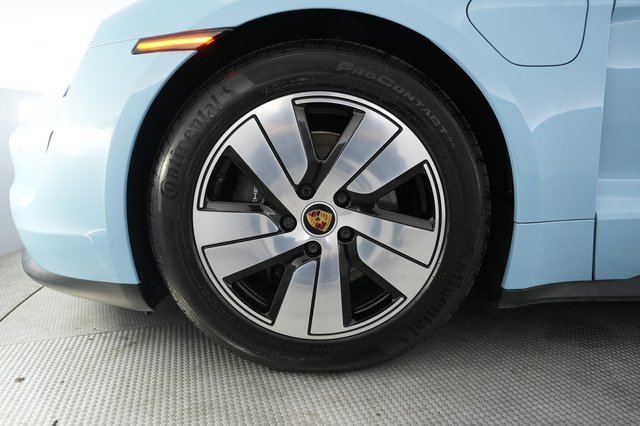 2023 Porsche Taycan — photo 15 of 28