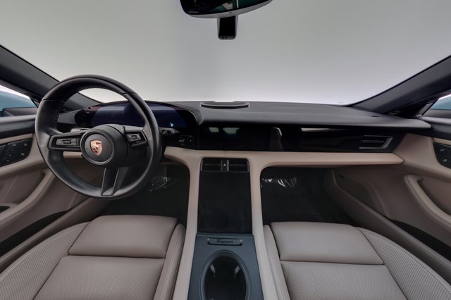 2023 Porsche Taycan — photo 21 of 28