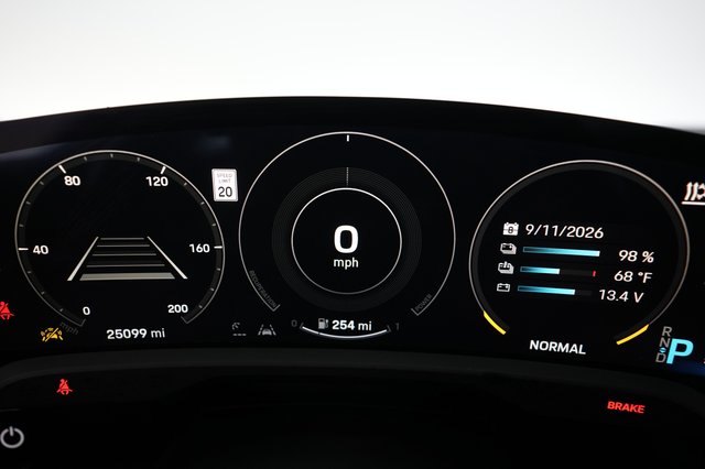2023 Porsche Taycan — photo 5 of 28