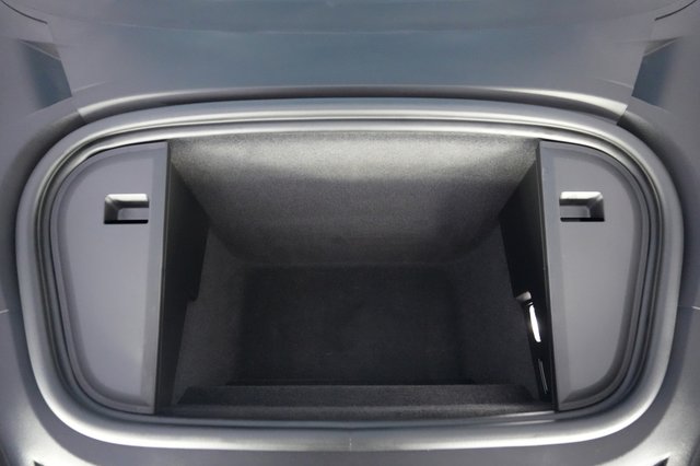 2023 Porsche Taycan — photo 24 of 28
