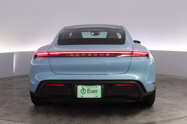 2023 Porsche Taycan — photo 12 of 28