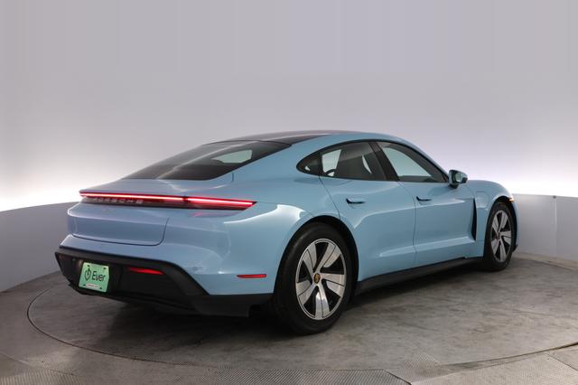 2023 Porsche Taycan — photo 2 of 28
