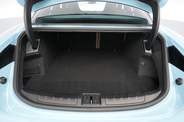 2023 Porsche Taycan — photo 6 of 28