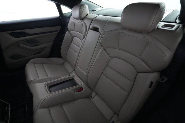 2023 Porsche Taycan — photo 19 of 28