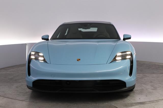 2023 Porsche Taycan — photo 9 of 28