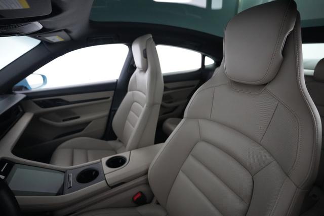 2023 Porsche Taycan — photo 3 of 28