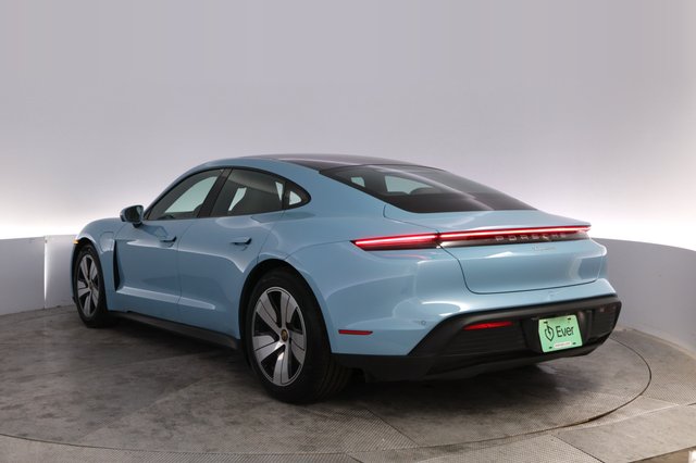 2023 Porsche Taycan — photo 13 of 28