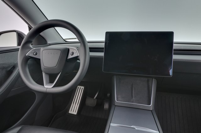 2026 Tesla Model Y — photo 20 of 24