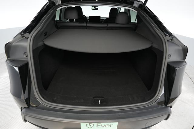 2026 Tesla Model Y — photo 6 of 24
