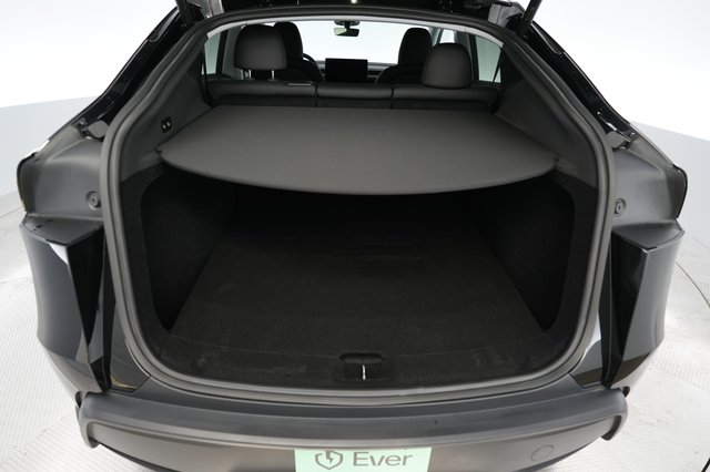 2026 Tesla Model Y — photo 6 of 24