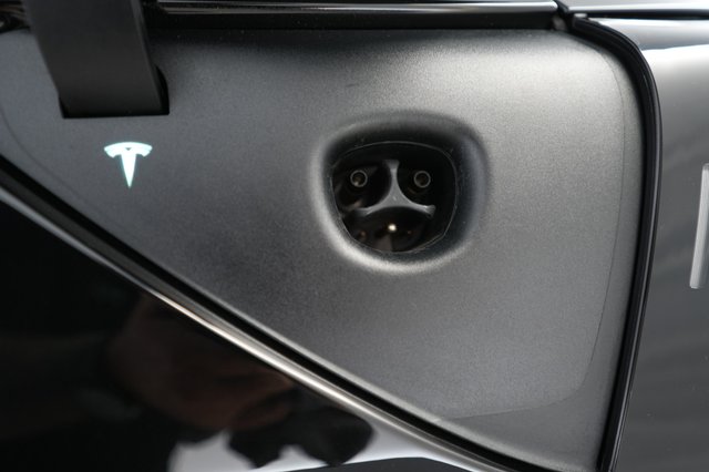2026 Tesla Model Y — photo 8 of 24