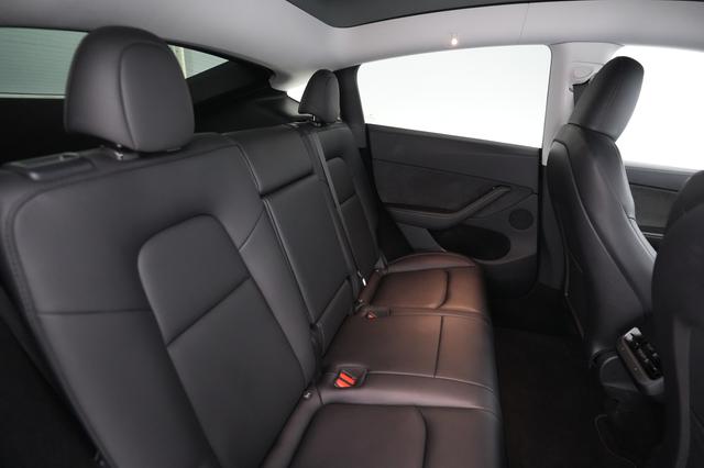 2023 Tesla Model Y — photo 4 of 24
