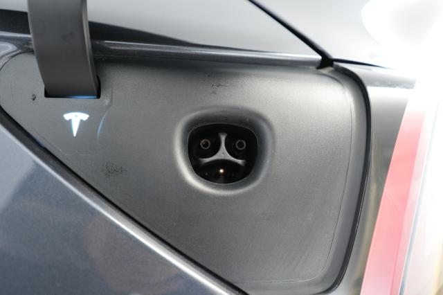 2023 Tesla Model Y — photo 8 of 24