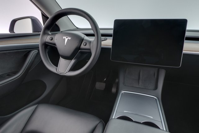 2023 Tesla Model Y — photo 20 of 24