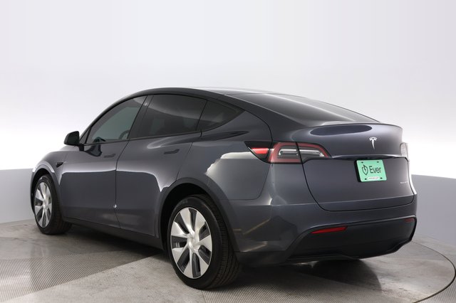 2023 Tesla Model Y — photo 13 of 24