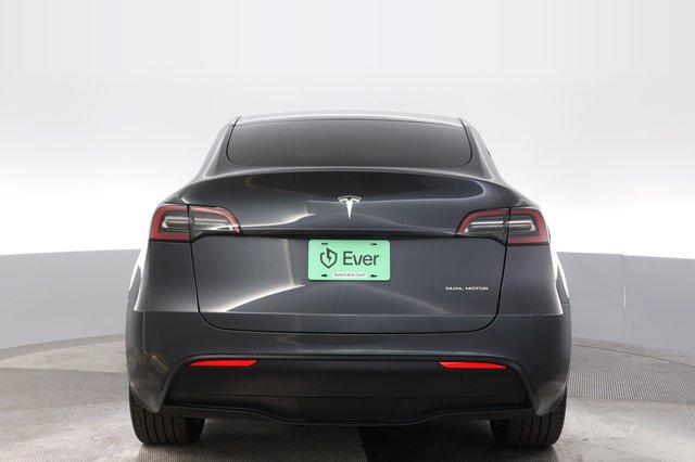 2023 Tesla Model Y — photo 12 of 24