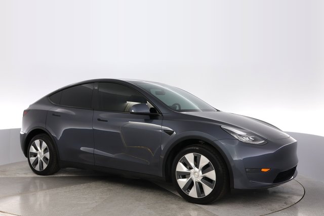 2023 Tesla Model Y — photo 11 of 24