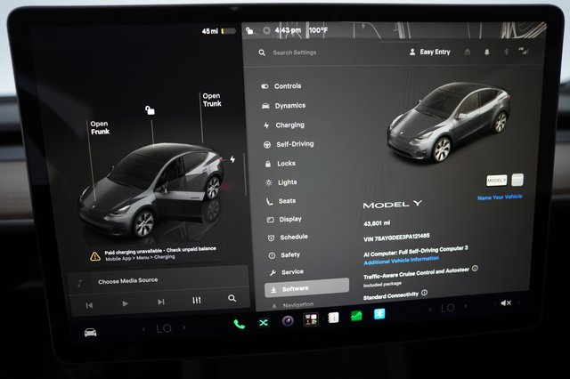 2023 Tesla Model Y — photo 5 of 24