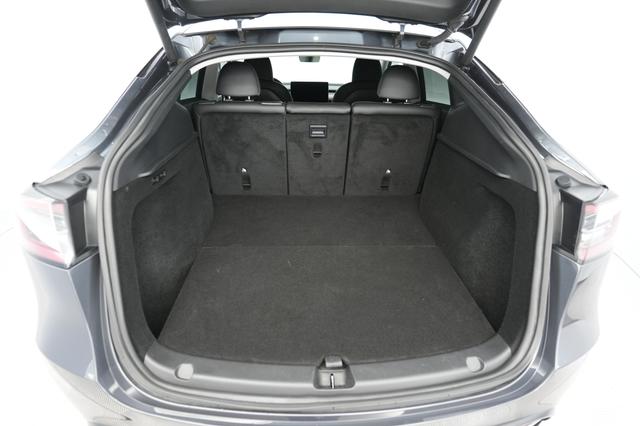 2023 Tesla Model Y — photo 6 of 24