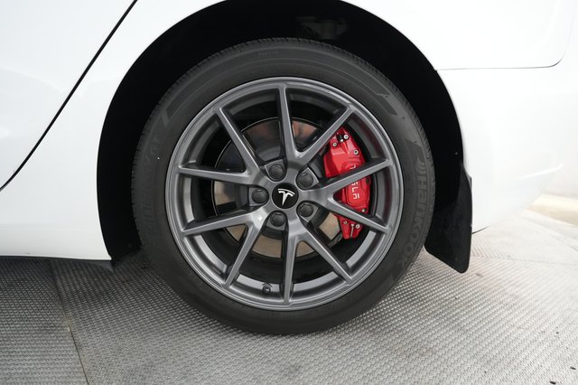 2023 Tesla Model 3 — photo 7 of 24