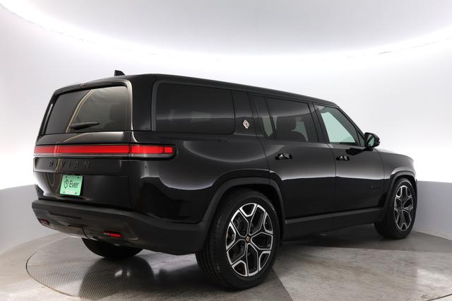 2025 Rivian R1S — photo 2 of 26