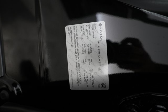 2025 Rivian R1S — photo 26 of 26