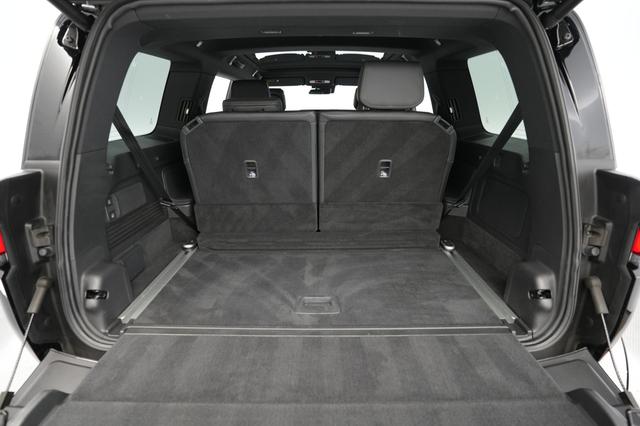 2025 Rivian R1S — photo 6 of 26