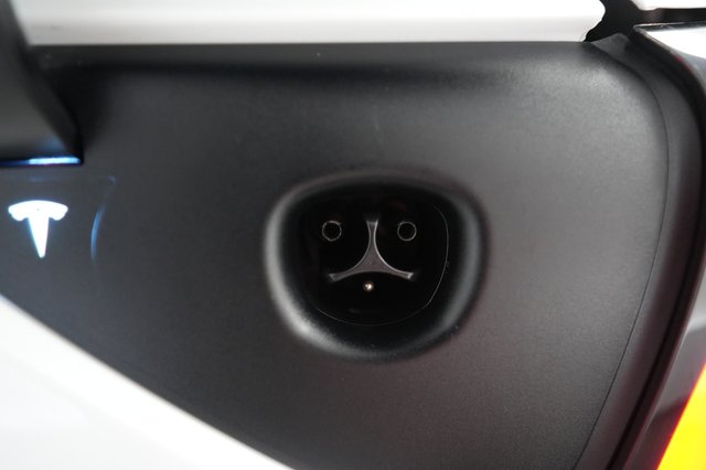 2023 Tesla Model Y — photo 8 of 24