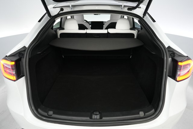 2023 Tesla Model Y — photo 6 of 24