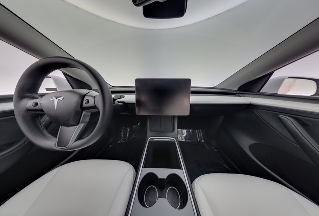 2023 Tesla Model Y — photo 21 of 24