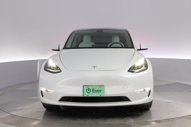 2023 Tesla Model Y — photo 9 of 24