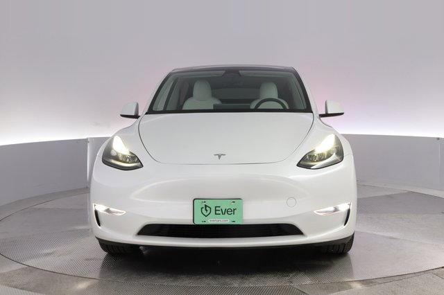 2023 Tesla Model Y — photo 9 of 24