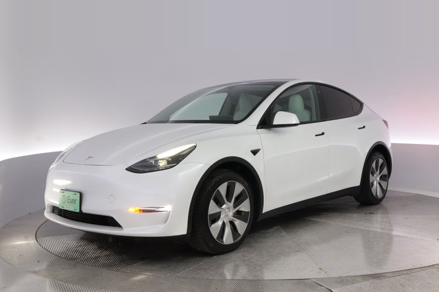 2023 Tesla Model Y — VIN 7SAYGDEEXPF627717