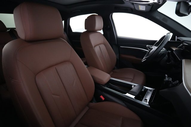2024 Audi Q8 e-tron — photo 18 of 28