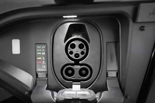 2024 Audi Q8 e-tron — photo 8 of 28