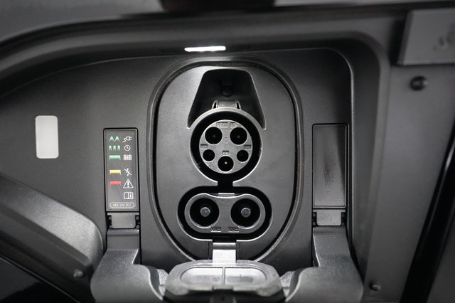 2024 Audi Q8 e-tron — photo 8 of 28