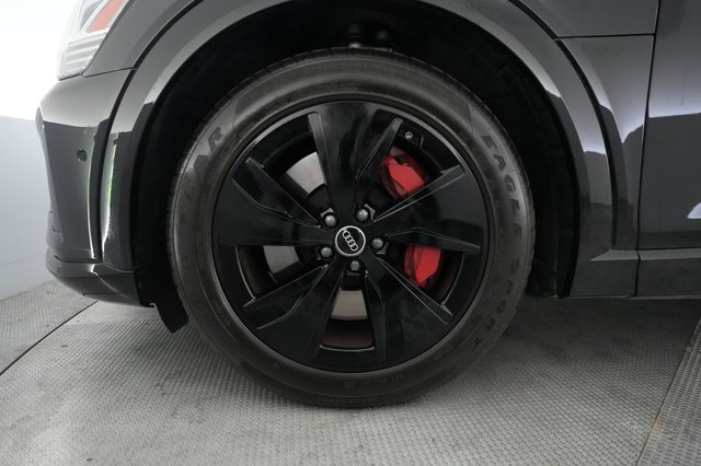 2024 Audi Q8 e-tron — photo 15 of 28