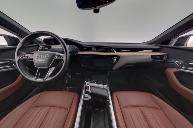 2024 Audi Q8 e-tron — photo 21 of 28