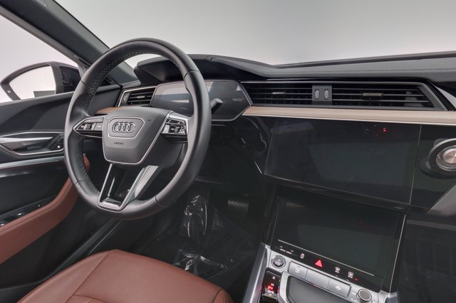 2024 Audi Q8 e-tron — photo 22 of 28