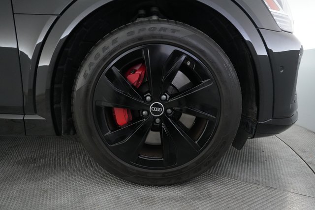 2024 Audi Q8 e-tron — photo 16 of 28