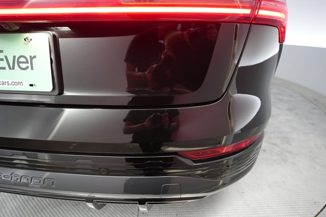 2024 Audi Q8 e-tron — photo 25 of 28