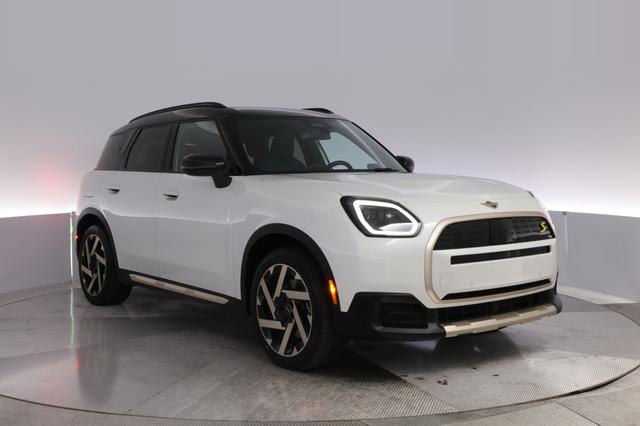 2025 MINI Countryman — photo 10 of 26