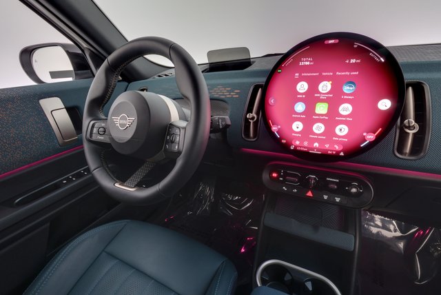 2025 MINI Countryman — photo 20 of 26