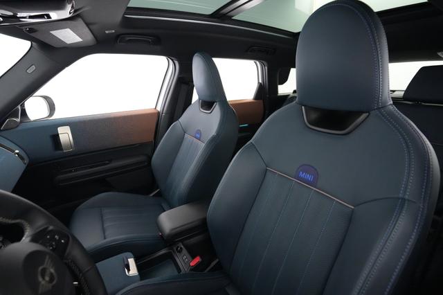 2025 MINI Countryman — photo 3 of 26
