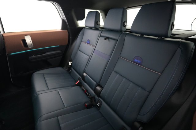 2025 MINI Countryman — photo 19 of 26
