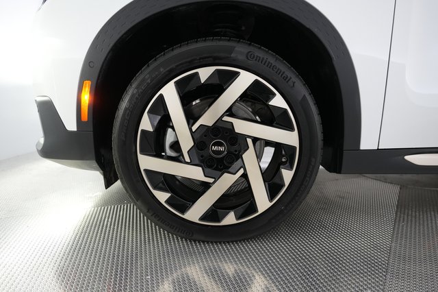 2025 MINI Countryman — photo 15 of 26