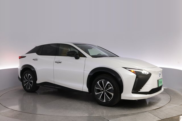 2023 Lexus RZ — photo 11 of 25