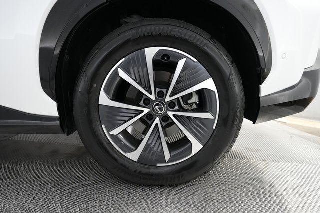 2023 Lexus RZ — photo 7 of 25